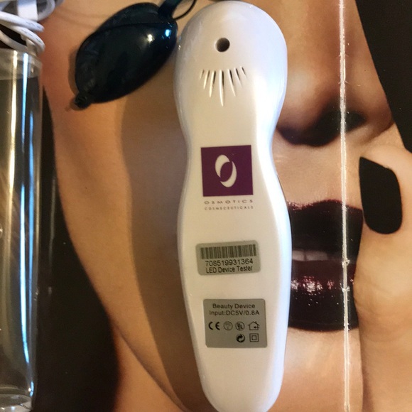 LED Beauty Device - Picture 2 of 5